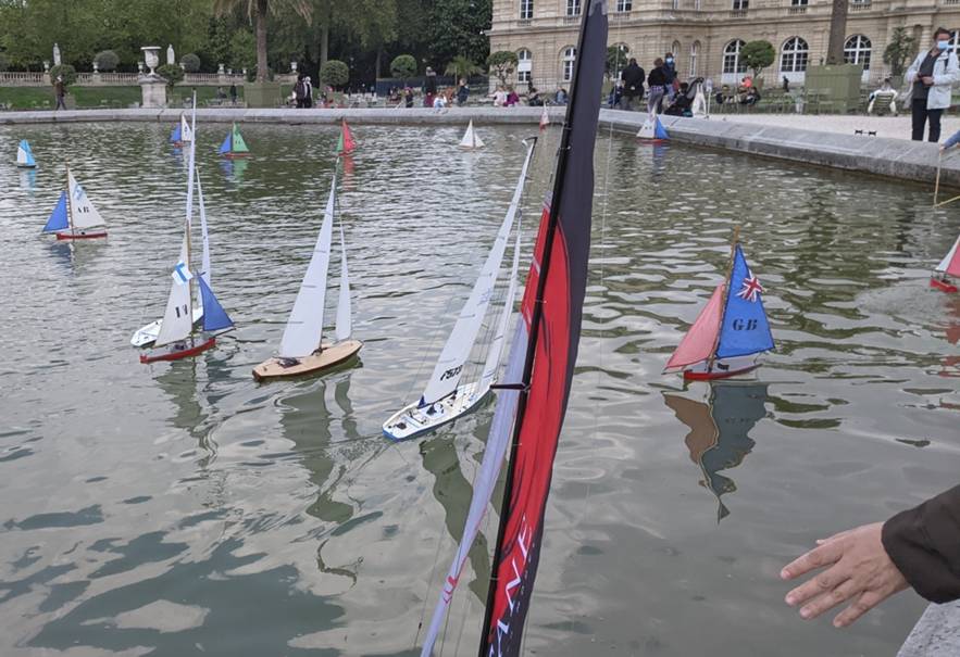 club nautique du luco jardin du Luxembourg Paris pond boat