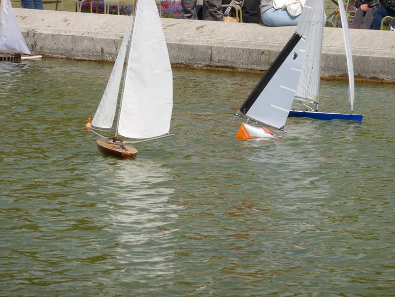 club nautique du luco jardin du Luxembourg Paris pond boat