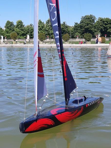 club nautique du luco jardin du Luxembourg Paris pond boat