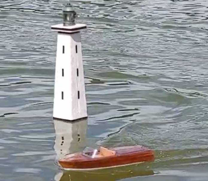 club nautique du luco jardin du Luxembourg Paris pond boat