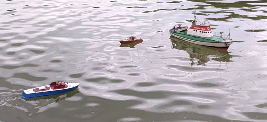 club nautique du luco jardin du Luxembourg Paris pond boat