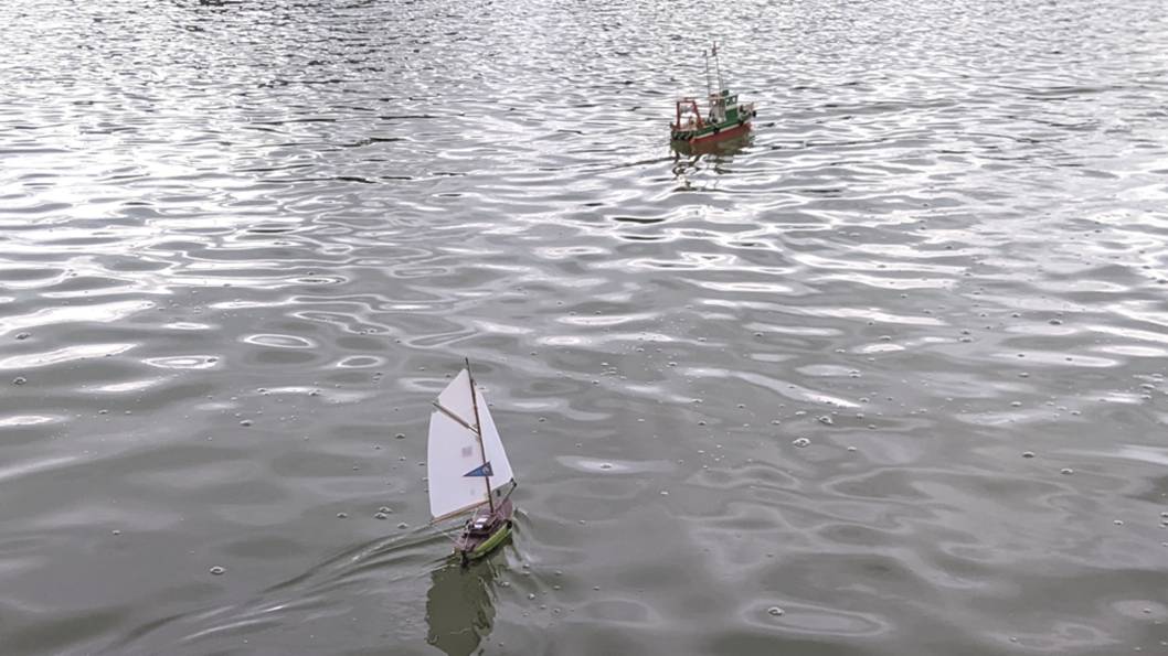 club nautique du luco jardin du Luxembourg Paris pond boat
