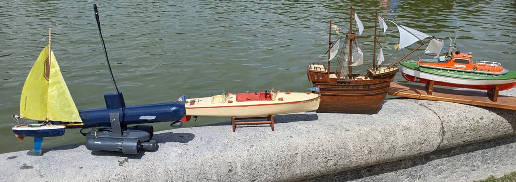 club nautique du luco jardin du Luxembourg Paris pond boat
