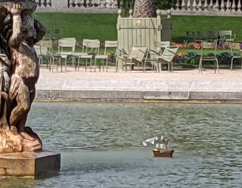 club nautique du luco jardin du Luxembourg Paris pond boat