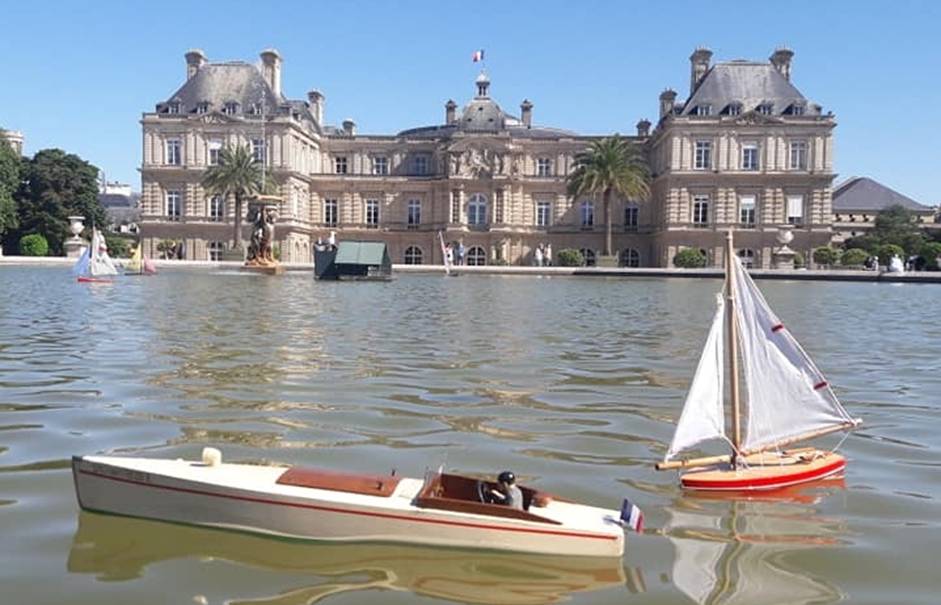 club nautique du luco jardin du Luxembourg Paris pond boat