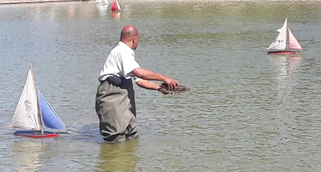 club nautique du luco jardin du Luxembourg Paris pond boat