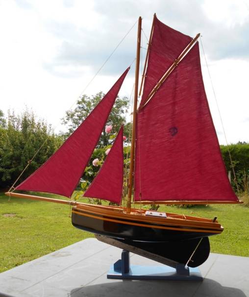 club nautique du luco jardin du Luxembourg Paris pond boat
