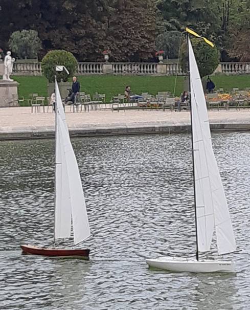 club nautique du luco jardin du Luxembourg Paris pond boat