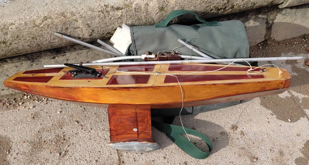 club nautique du luco jardin du Luxembourg Paris pond boat