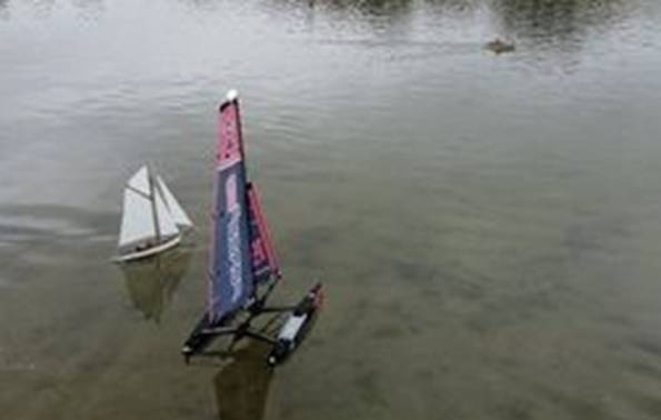 club nautique du luco jardin du Luxembourg Paris pond boat