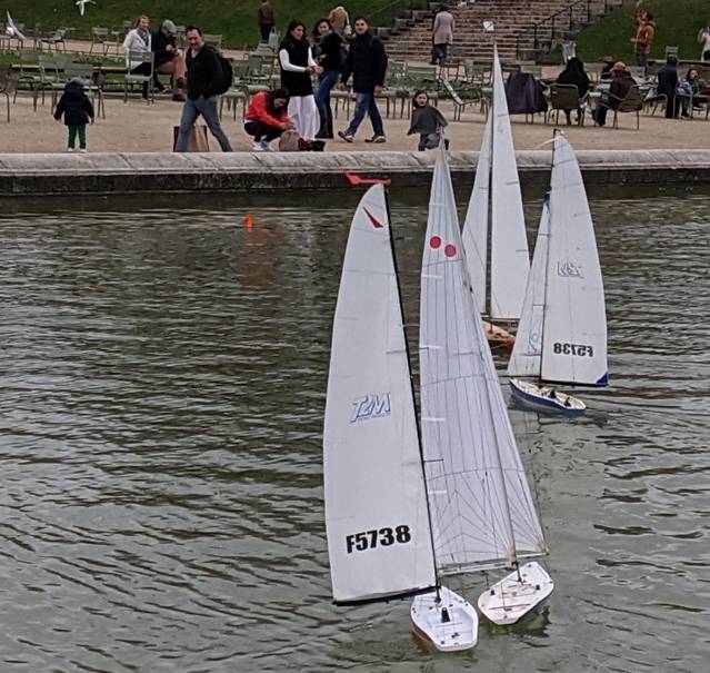 club nautique du luco jardin du Luxembourg Paris pond boat
