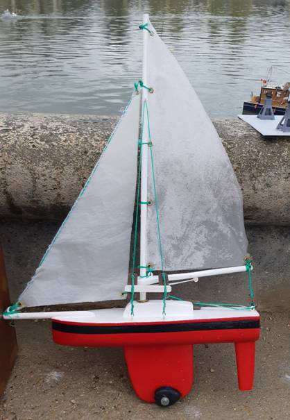 club nautique du luco jardin du Luxembourg Paris pond boat