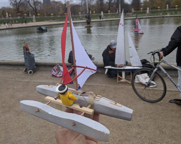 club nautique du luco jardin du Luxembourg Paris pond boat