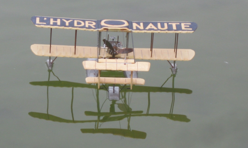 club nautique du luco jardin du Luxembourg Paris pond boat