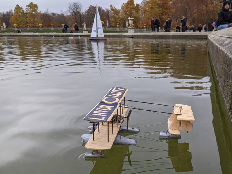 club nautique du luco jardin du Luxembourg Paris pond boat