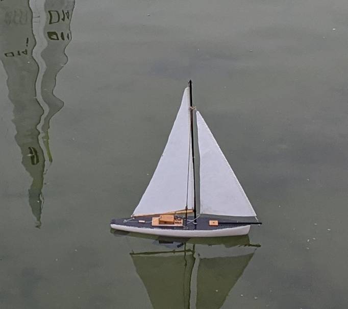club nautique du luco jardin du Luxembourg Paris pond boat