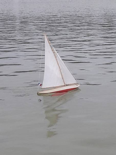 club nautique du luco jardin du Luxembourg Paris pond boat