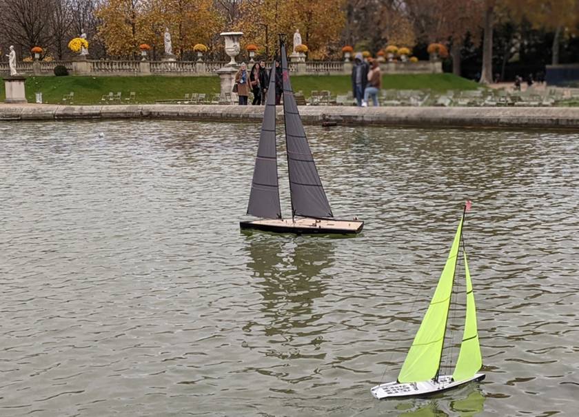 club nautique du luco jardin du Luxembourg Paris pond boat