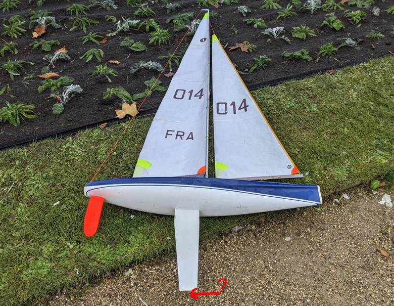 club nautique du luco jardin du Luxembourg Paris pond boat