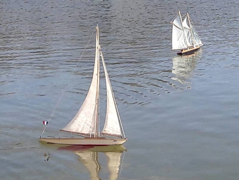 club nautique du luco jardin du Luxembourg Paris pond boat