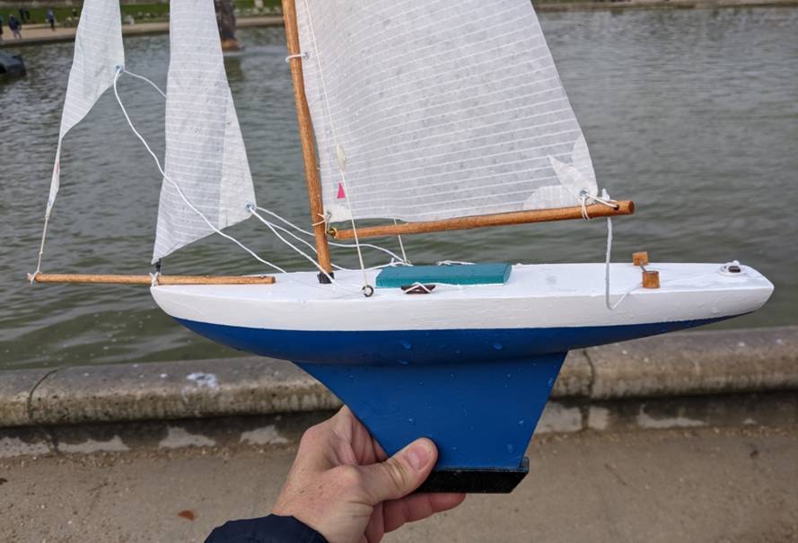 club nautique du luco jardin du Luxembourg Paris pond boat