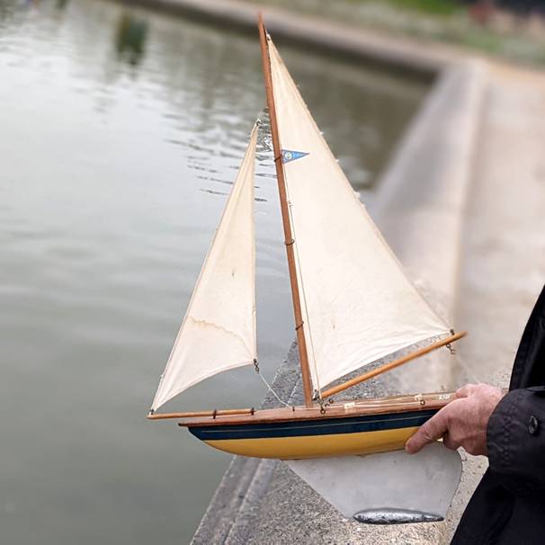 club nautique du luco jardin du Luxembourg Paris pond boat