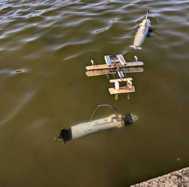 club nautique du luco jardin du Luxembourg Paris pond boat