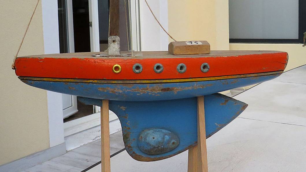club nautique du luco jardin du Luxembourg Paris pond boat