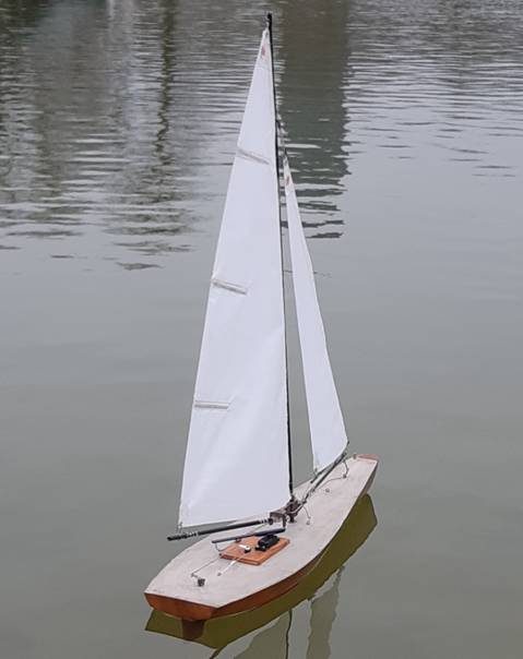 club nautique du luco jardin du Luxembourg Paris pond boat