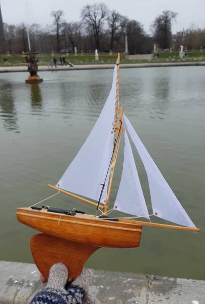 club nautique du luco jardin du Luxembourg Paris pond boat