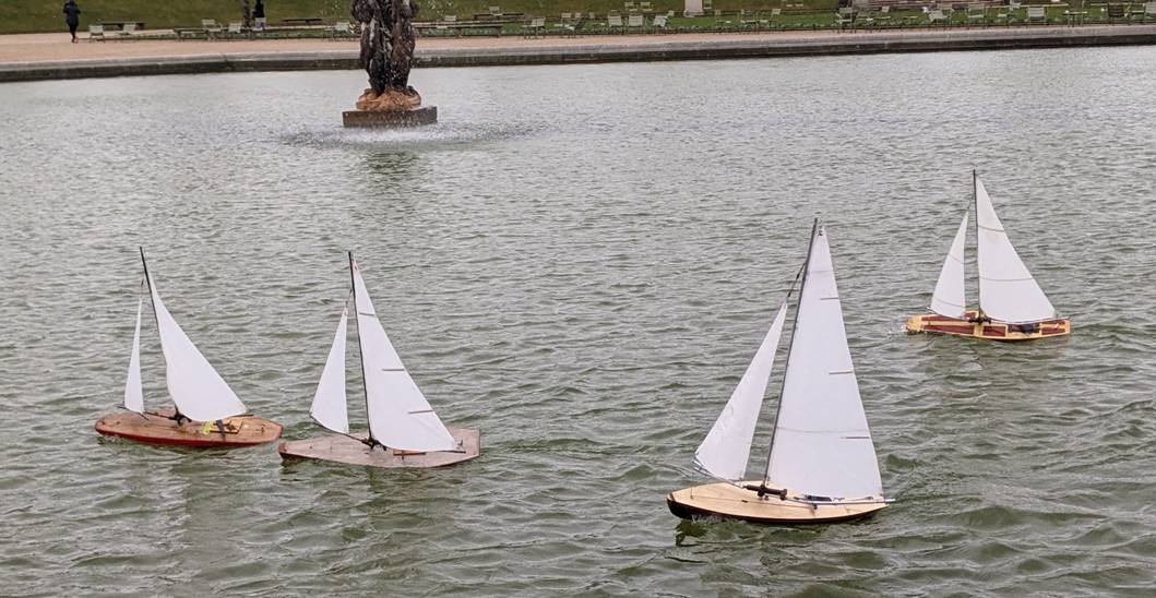 club nautique du luco jardin du Luxembourg Paris pond boat