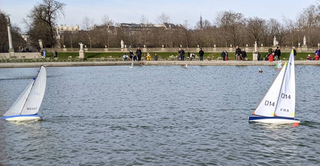 club nautique du luco jardin du Luxembourg Paris pond boat