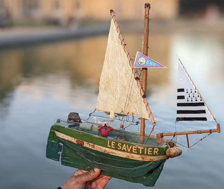 club nautique du luco jardin du Luxembourg Paris pond boat