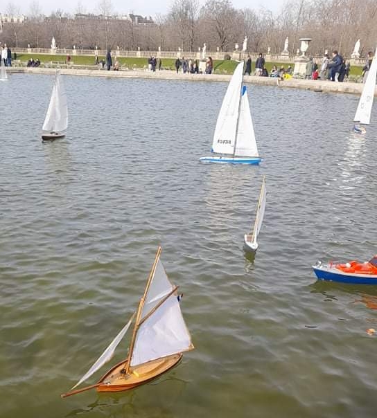 club nautique du luco jardin du Luxembourg Paris pond boat