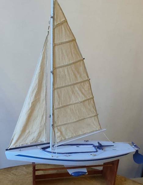 club nautique du luco jardin du Luxembourg Paris pond boat