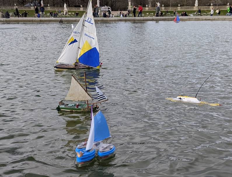 club nautique du luco jardin du Luxembourg Paris pond boat