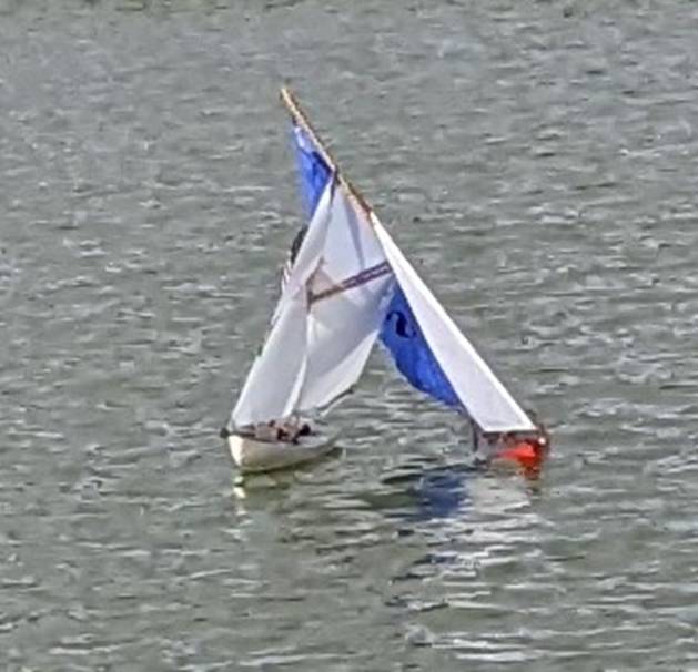 club nautique du luco jardin du Luxembourg Paris pond boat