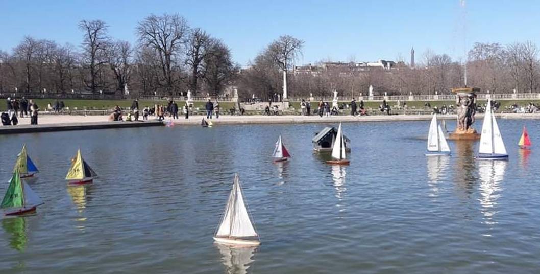 club nautique du luco jardin du Luxembourg Paris pond boat
