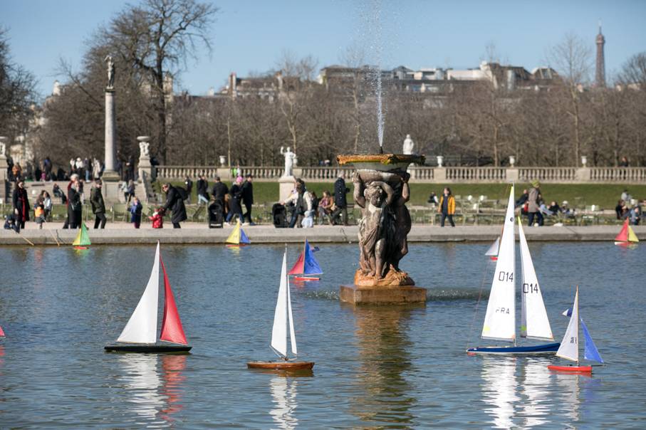 club nautique du luco jardin du Luxembourg Paris pond boat