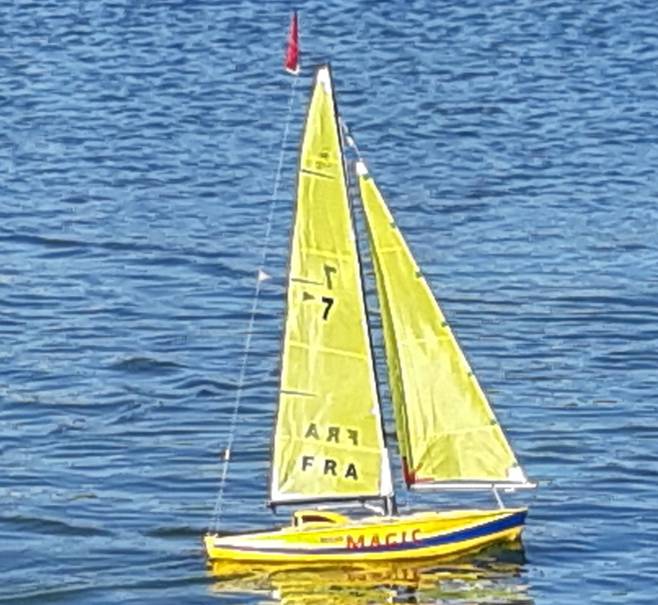club nautique du luco jardin du Luxembourg Paris pond boat