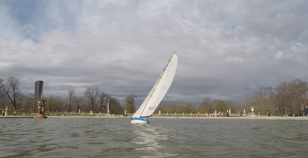 club nautique du luco jardin du Luxembourg Paris pond boat