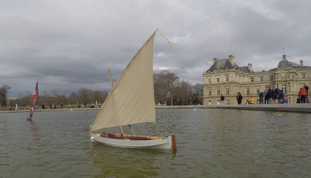 Club nautique du luco jardin du Luxembourg Paris pond boat