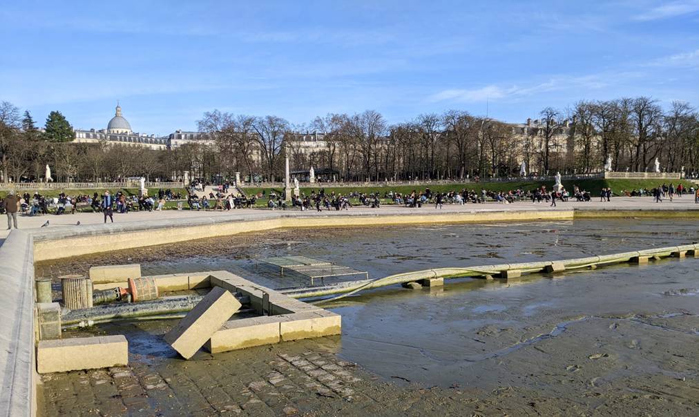 club nautique du luco jardin du Luxembourg Paris pond boat