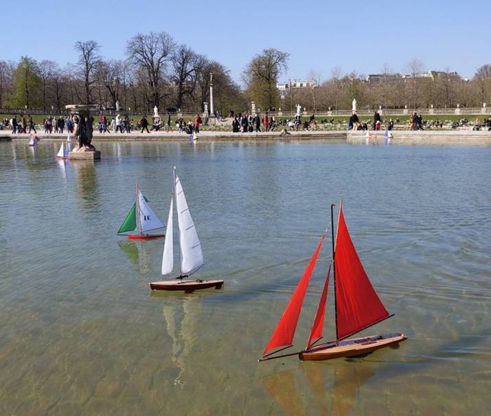 club nautique du luco jardin du Luxembourg Paris pond boat