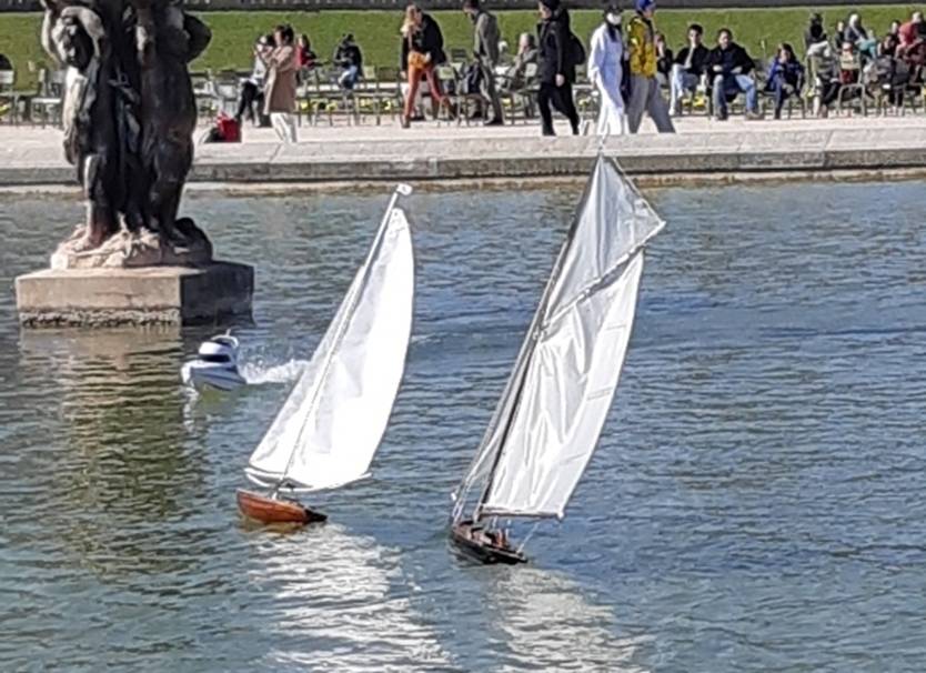 club nautique du luco jardin du Luxembourg Paris pond boat