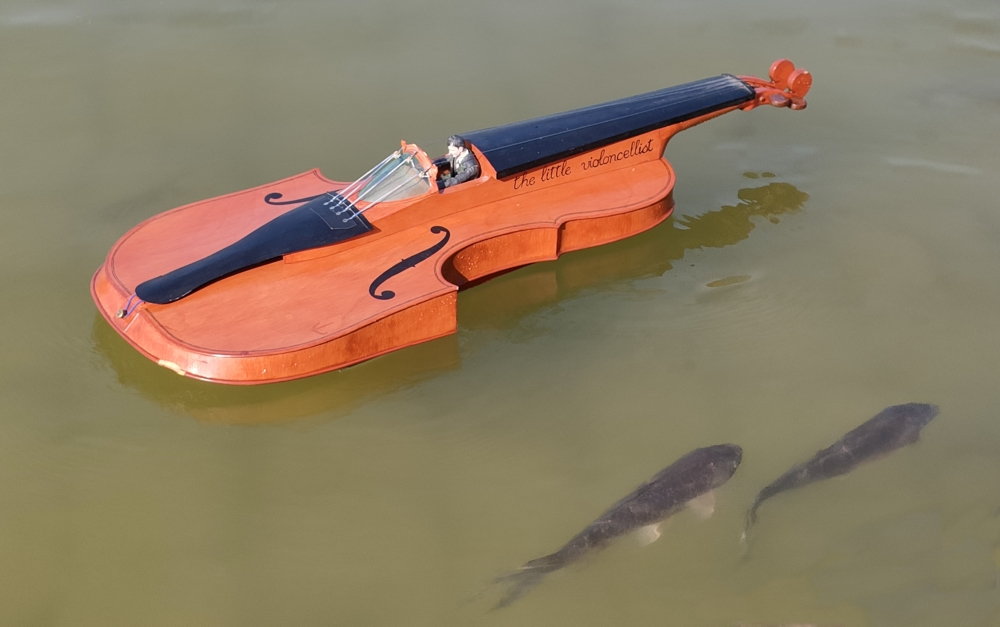club nautique du luco jardin du Luxembourg Paris pond boat
