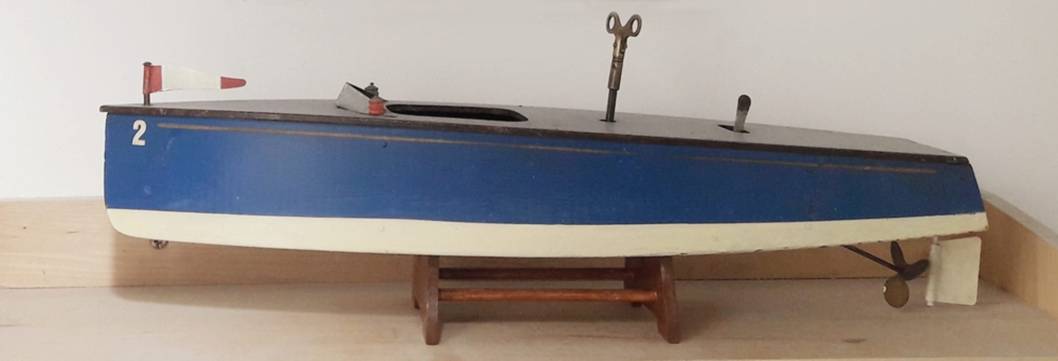 club nautique du luco jardin du Luxembourg Paris pond boat