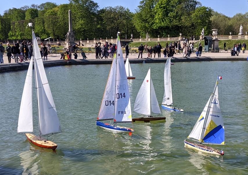 club nautique du luco jardin du Luxembourg Paris pond boat