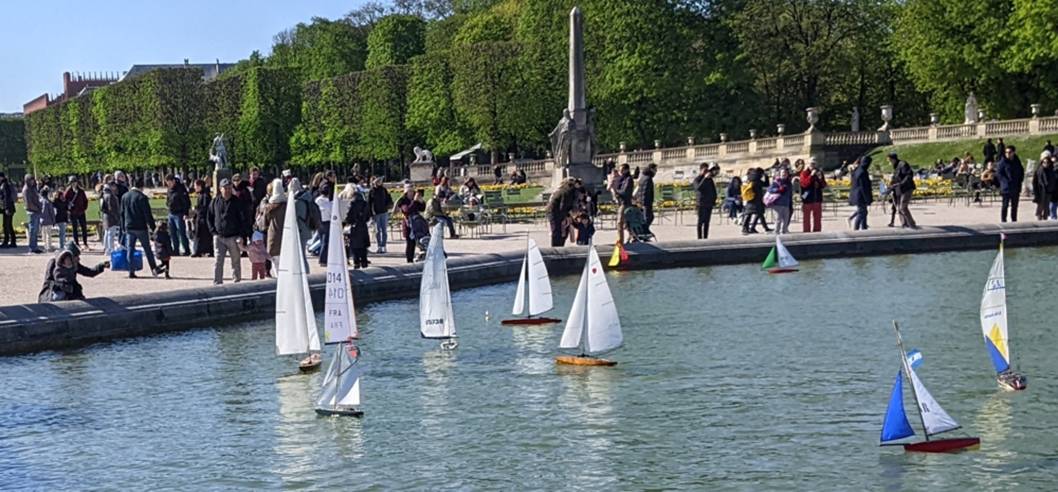 club nautique du luco jardin du Luxembourg Paris pond boat