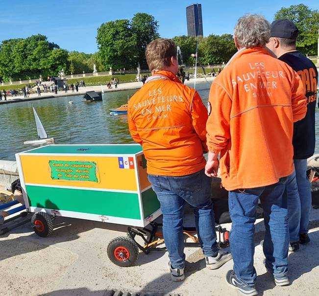 club nautique du luco jardin du Luxembourg Paris pond boat